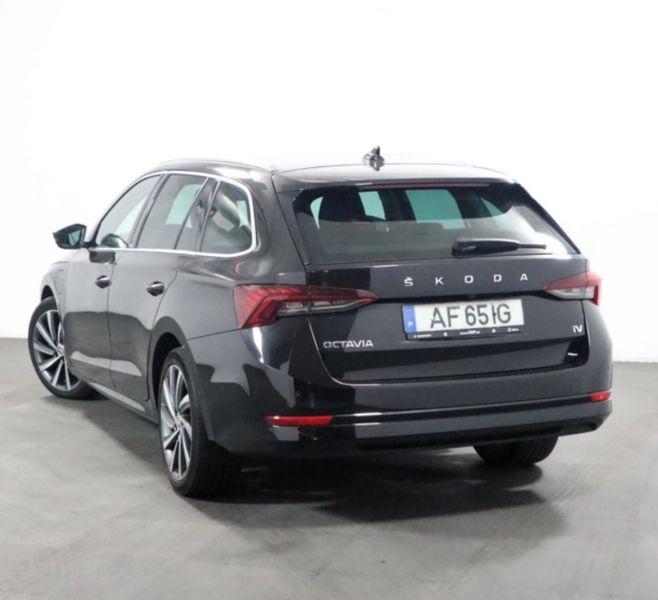 Škoda Octavia • 2021 • 106,000 km 2