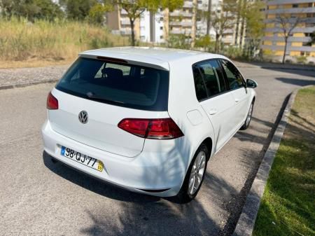 Volkswagen Golf • 2015 • 144,435 km 4