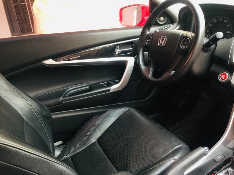 Honda Accord Coupé • 2013 • 12,140 km 4