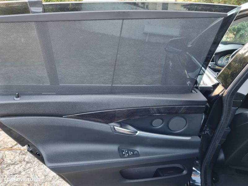 BMW 520D • 2011 • 201,000 km 4