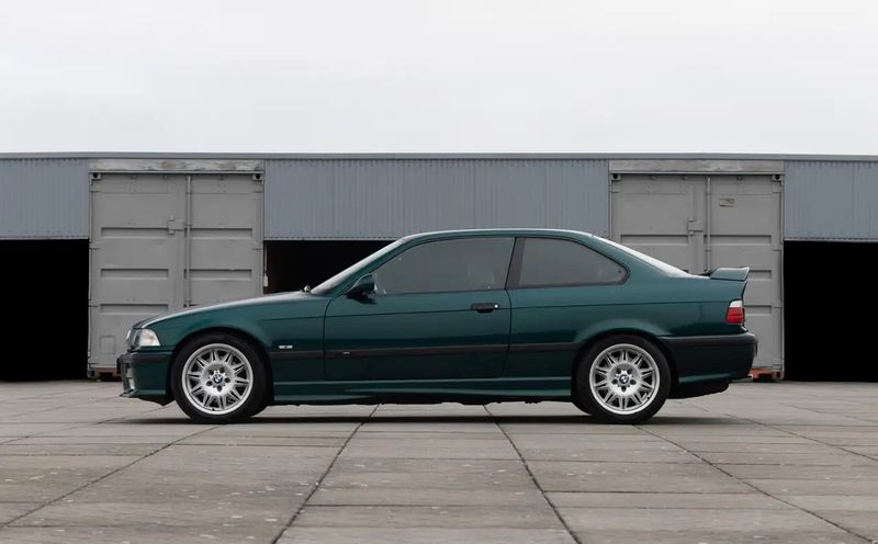 BMW M3 • 1998 • 86,000 km 3