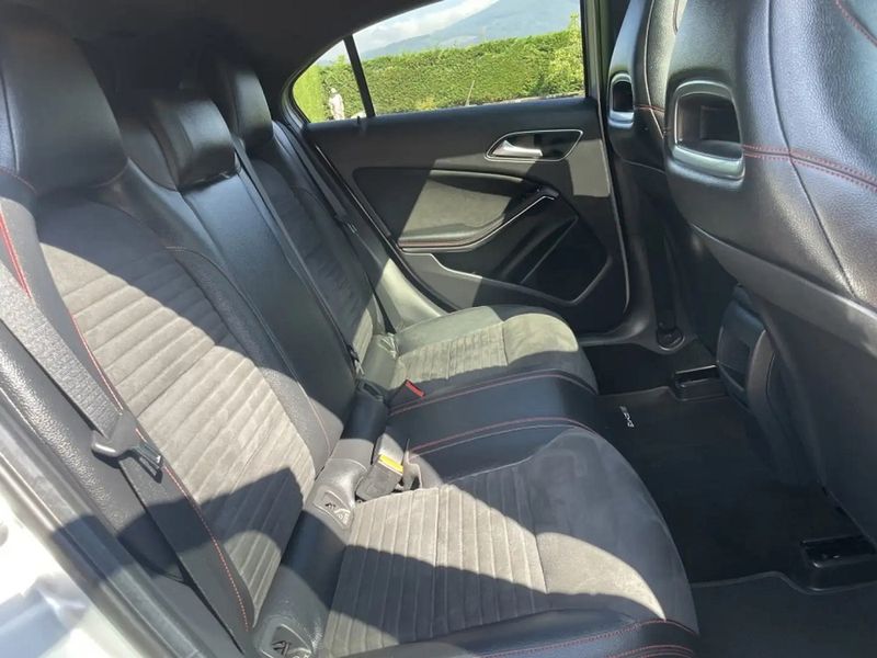 Mercedes-Benz A-Class • 2014 • 129,800 km 6