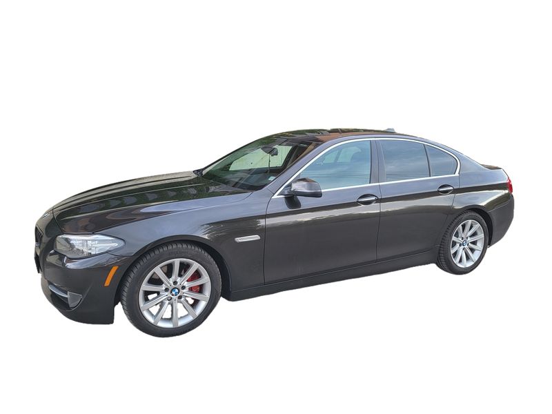 BMW 5 Series • 2014 • 246,000 km 13