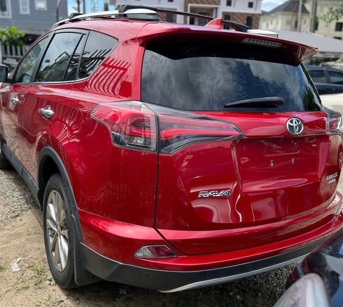 Toyota RAV4 EV • 2016 • 34 km 3