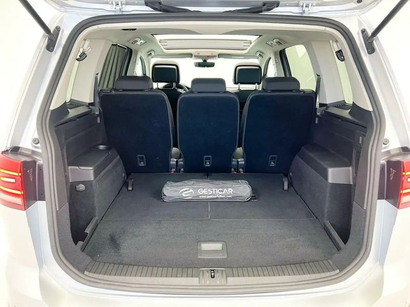 Volkswagen Touran • 2020 • 89,000 km 4