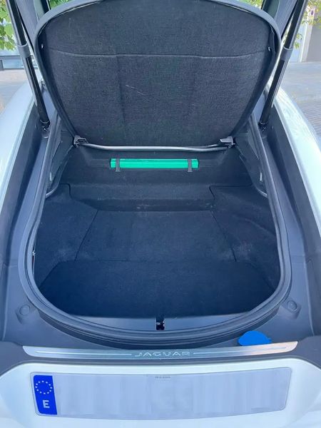 Jaguar F-Type • 2019 • 39,900 km 9