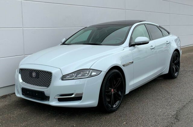 Jaguar XJ • 2017 • 28,000 km 1