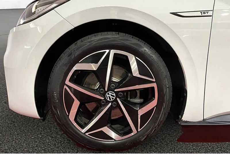 Volkswagen ID.4 • 2020 • 16,590 km 12