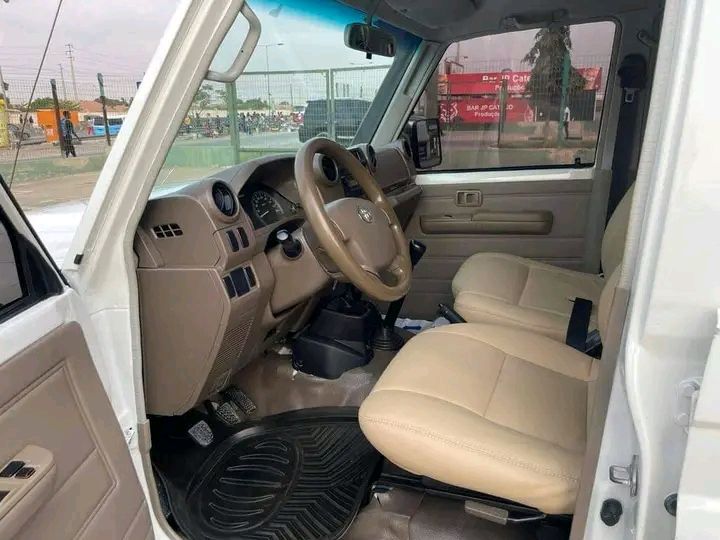 Toyota Land Cruiser • 2018 • 32 km 2