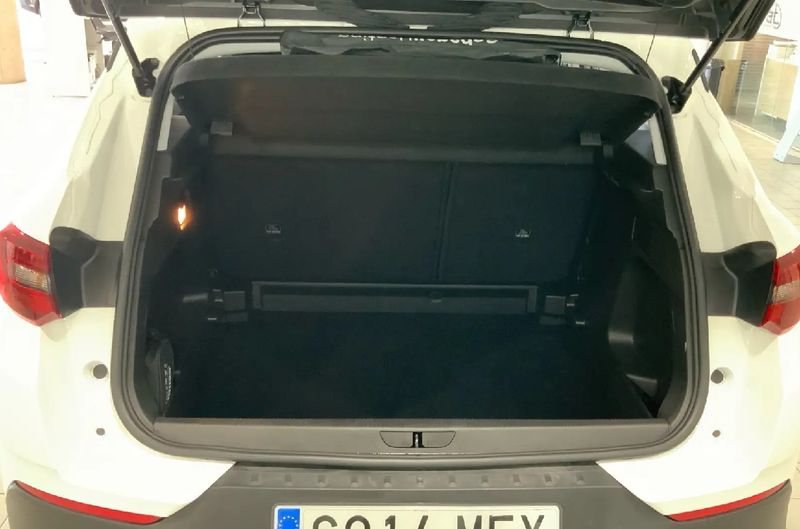 Opel Movano • 2023 • 9,500 km 12