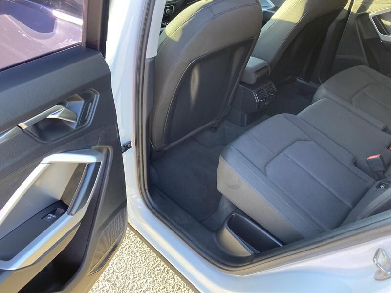 Audi Q3 • 2020 • 84,159 km 7