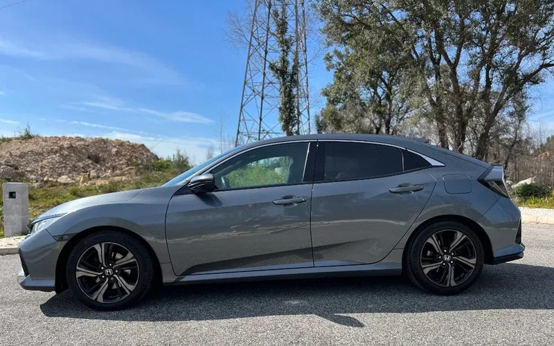 Honda Civic • 2018 • 107,700 km 1