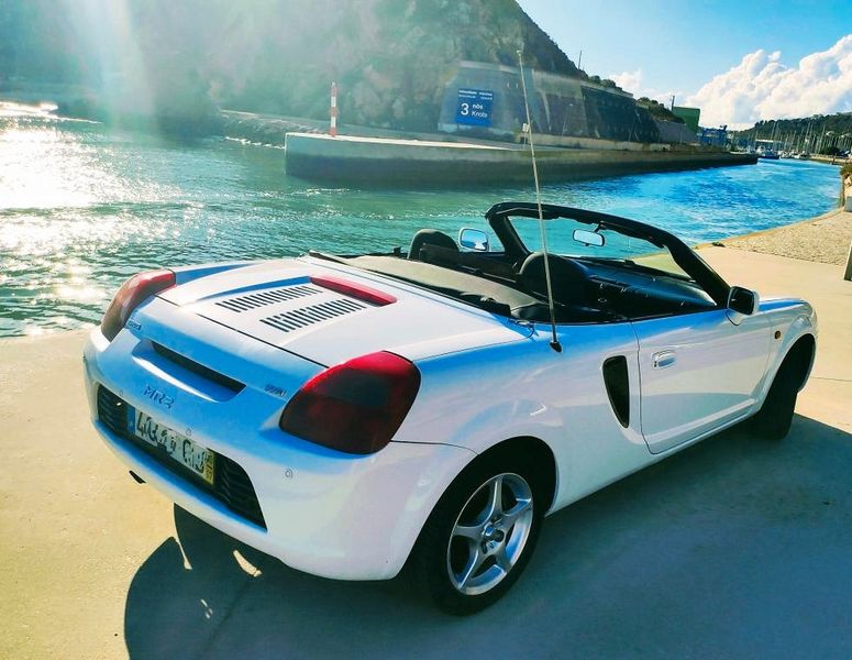 Toyota MR2 • 2000 • 170,000 km 2