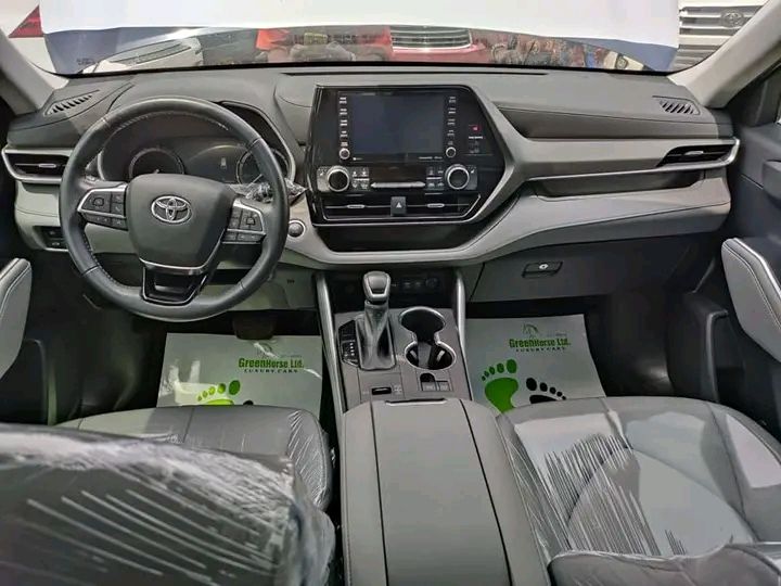 Toyota Highlander • 2021 • 50,000 km 2