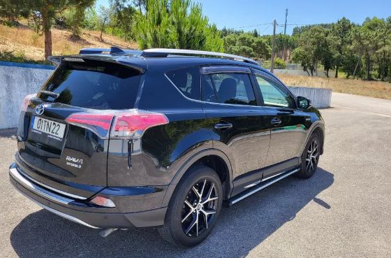 Toyota RAV4 • 2017 • 61,000 km 2