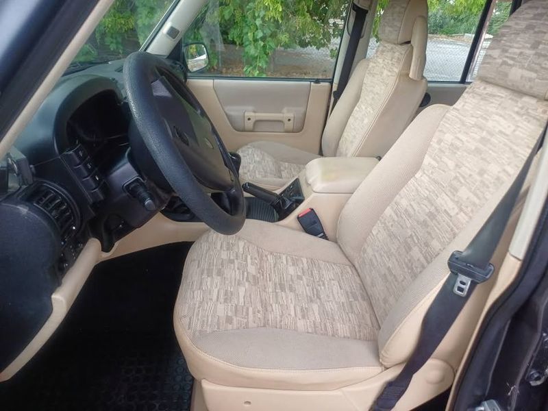 Land Rover Discovery • 2003 • 249,000 km 7