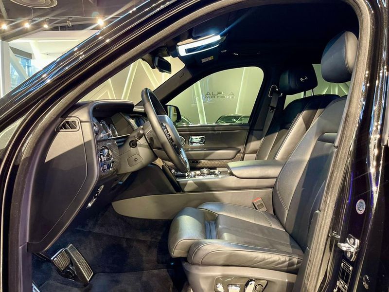 Rolls-Royce Cullinan • 2021 • 48,600 km 20