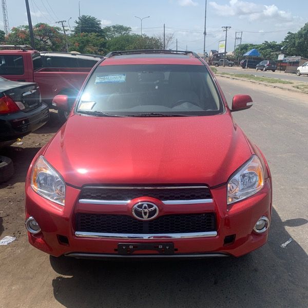 Toyota RAV4 • 2010 • 32 km 1