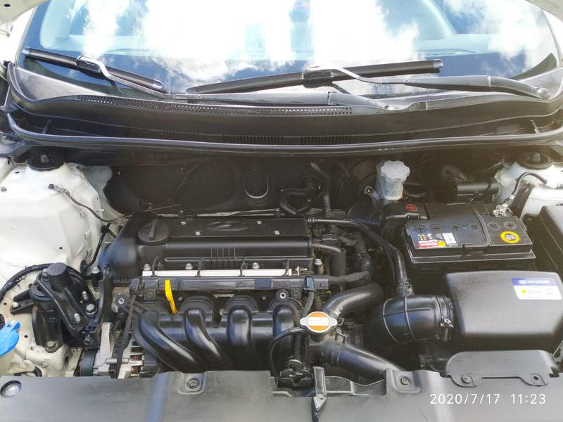 Hyundai Accent • 2012 • 222,000 km 2