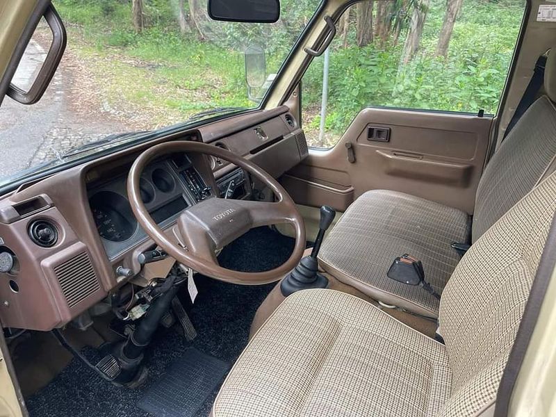 Toyota Dyna • 1991 • 104,000 km 3