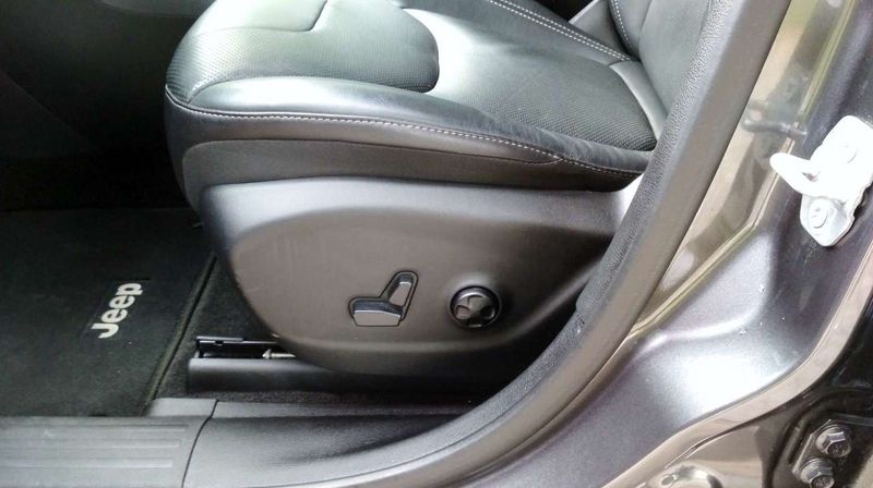 Jeep Cherokee • 2015 • 171,000 km 6