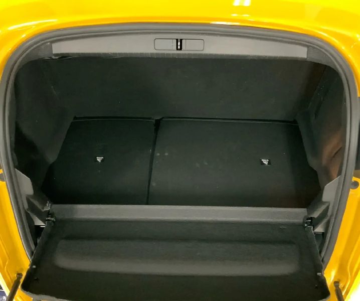 Peugeot 2008 • 2021 • 32,700 km 15