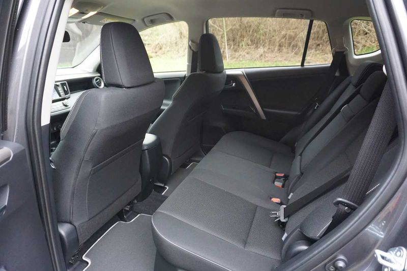 Toyota RAV4 • 2018 • 116,000 km 4