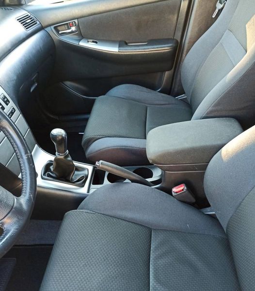 Toyota Corolla • 2005 • 249,999 km 3