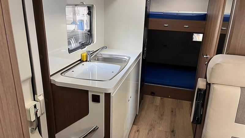 Ford Transit • 2018 • 75,534 km 5