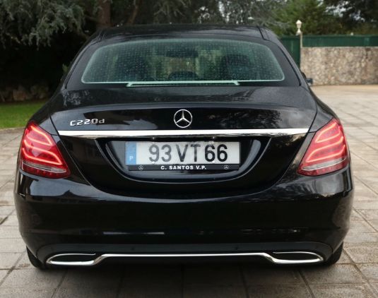 Mercedes-Benz C • 2018 • 122,573 km 4
