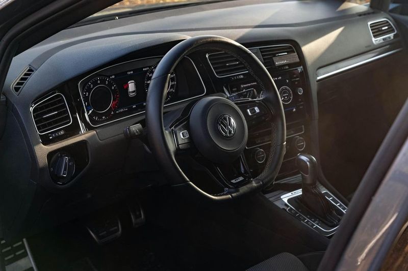 Volkswagen Golf • 2019 • 43,000 km 5