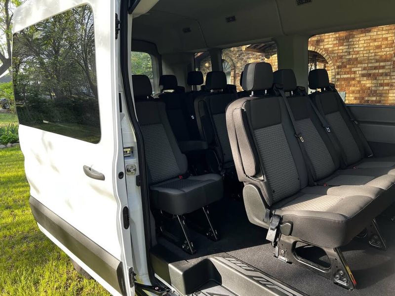 Ford Transit Bus • 2018 • 85,600 km 6