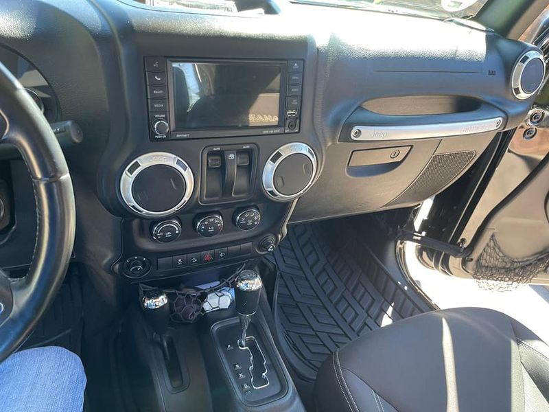 Jeep Wrangler • 2016 • 33,000 km 2