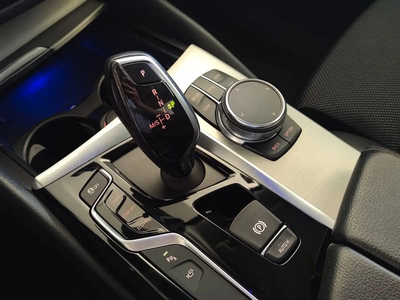 BMW 5 Series • 2018 • 82,283 km 3