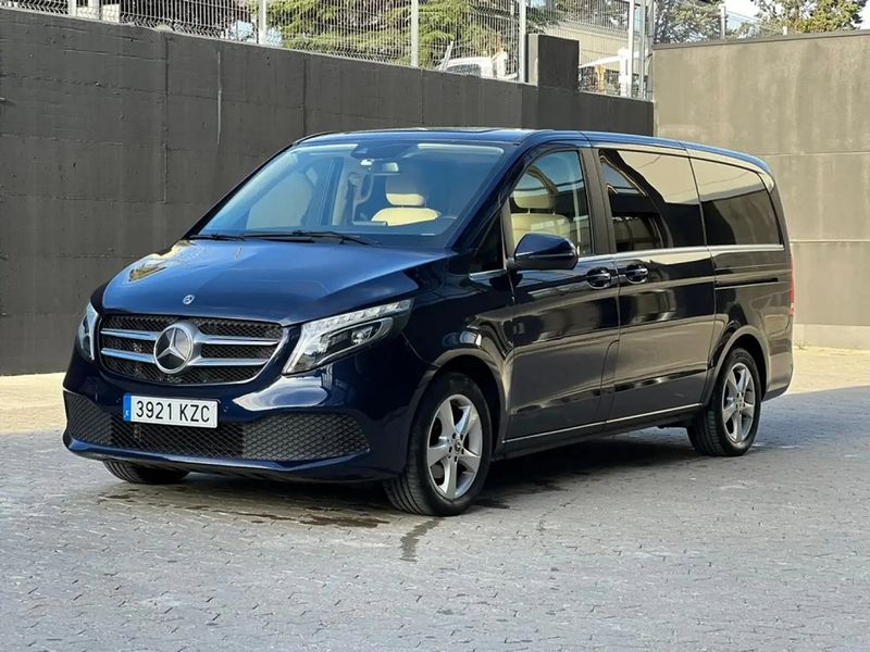 Mercedes-Benz 210 Van • 2019 • 67,000 km 1