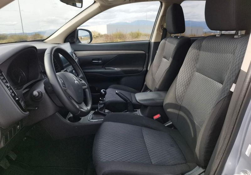 Mitsubishi Outlander Sport • 2014 • 180,000 km 6