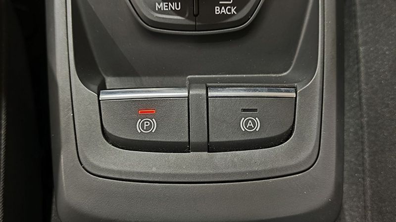 Audi Q3 • 2023 • 40,892 km 10