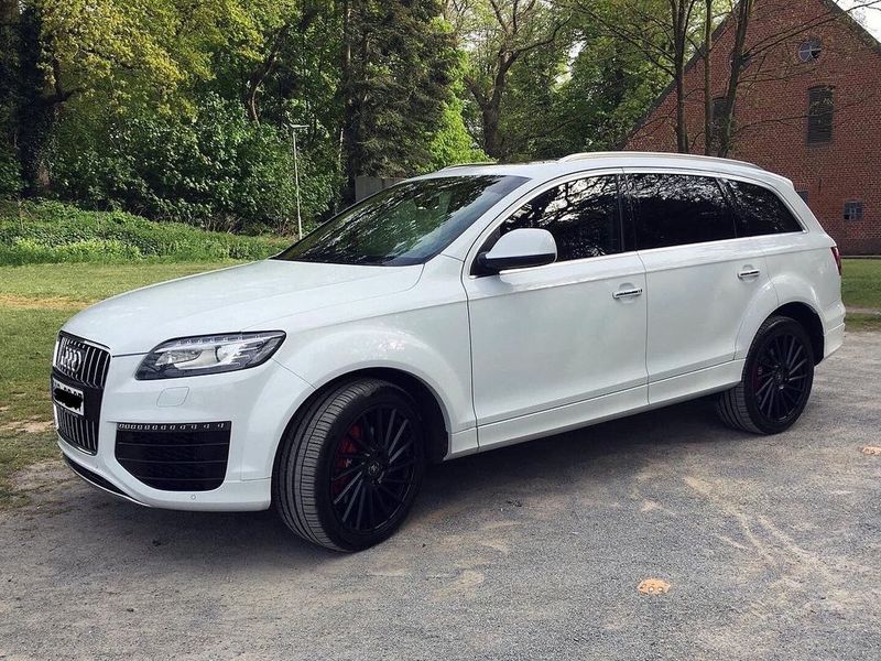 Audi Q7 • 2014 • 208,800 km 1