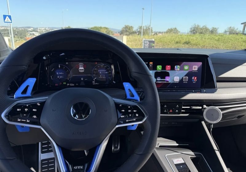 Volkswagen Golf • 2021 • 49,125 km 3