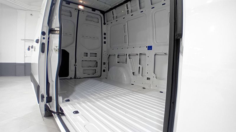 Mercedes-Benz Sprinter • 2023 • 9,000 km 9