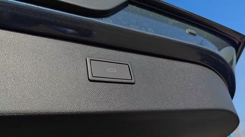 Seat Leon • 2025 • 7,400 km 25