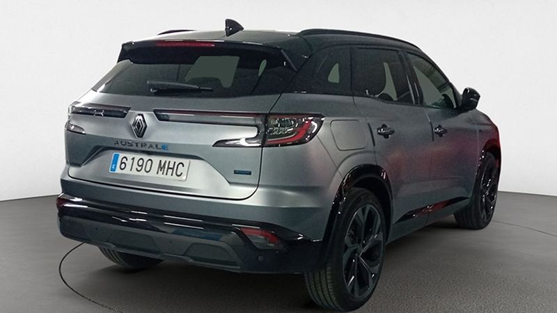 Renault Captur • 2023 • 15,444 km 3