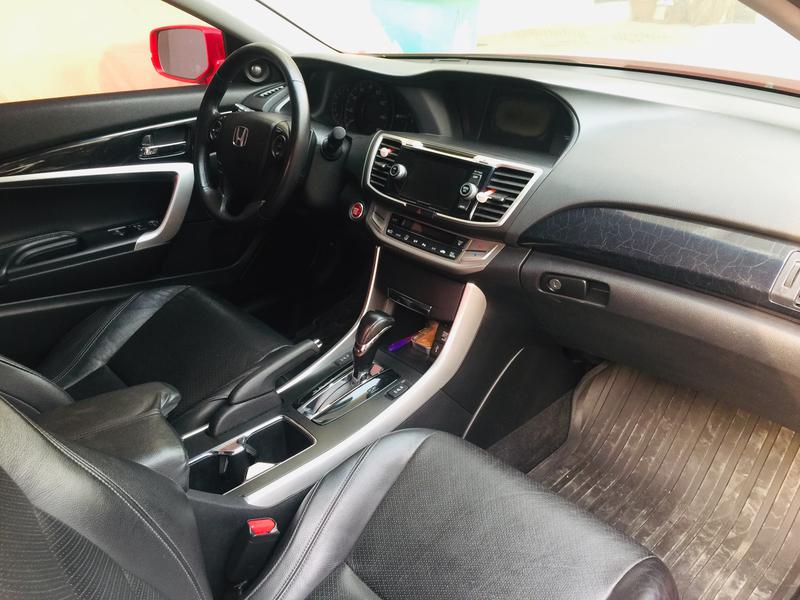 Honda Accord Coupé • 2013 • 12,140 km 2