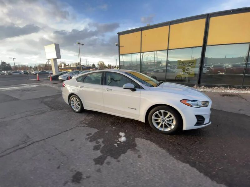 Ford Fusion Hybrid • 2024 • 20,851 km 3