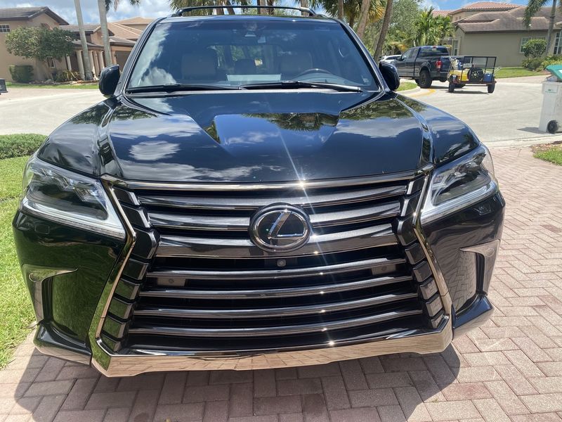 Lexus LX • 2019 • 29,090 km 1