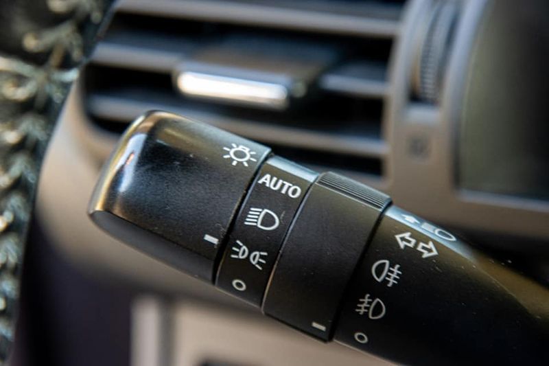 Toyota Vitz • 2009 • 81,000 km 3