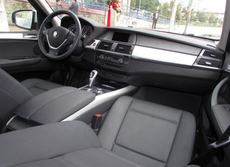 BMW X5 • 2013 • 115,000 km 6