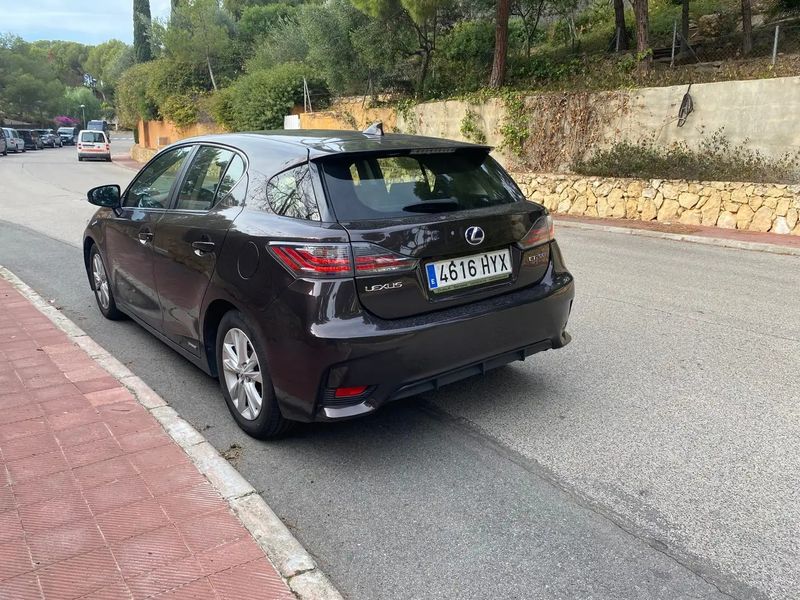 Lexus CT • 2015 • 151,000 km 3