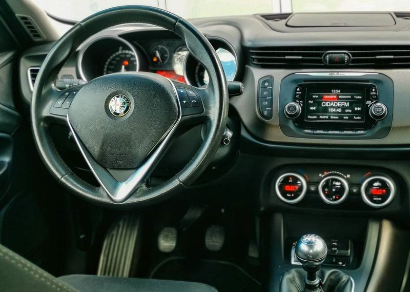 Alfa Romeo Giulietta • 2015 • 100,000 km 4