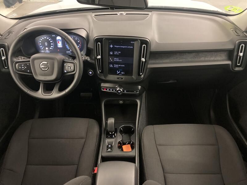 Volvo XC40 • 2024 • 32,805 km 8